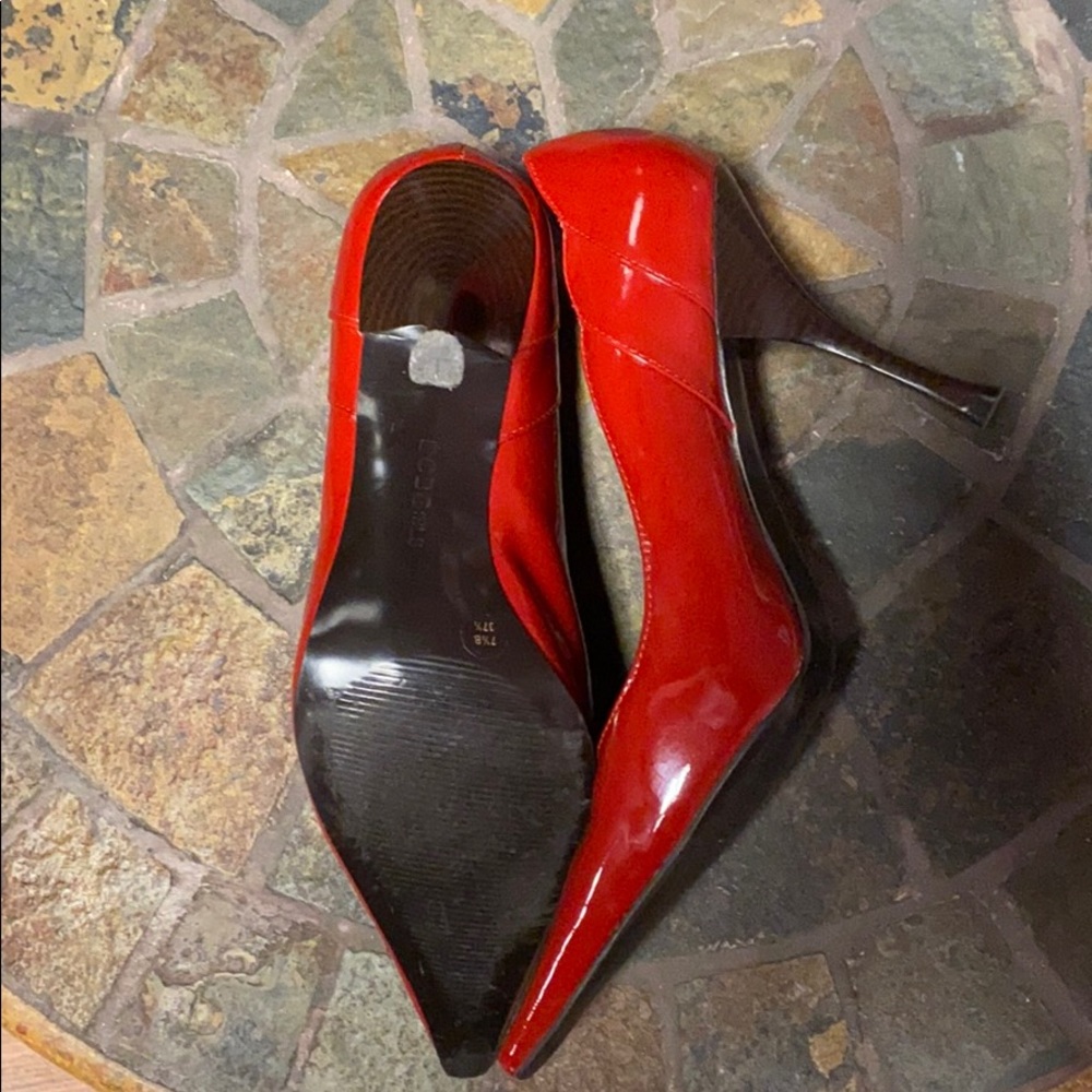 BCBG candy apple red patent leather pumps size 7.5 - Picture 4 of 5